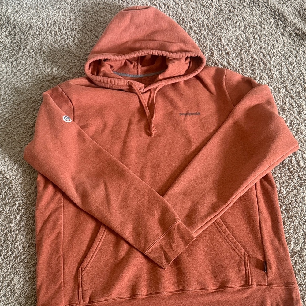 Men's Rust Hooded Patagonia Sweatshirt - Casual Pullover Hoodie
